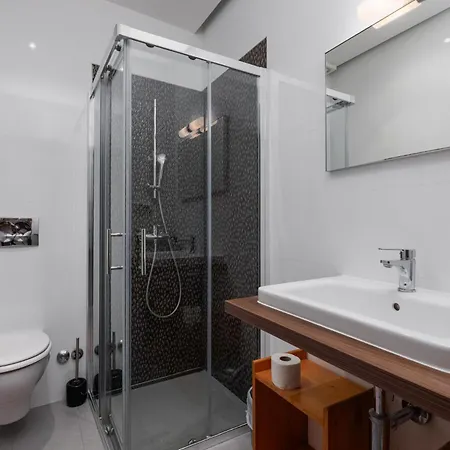 Zely With Outdoor Pool Apartment Porec